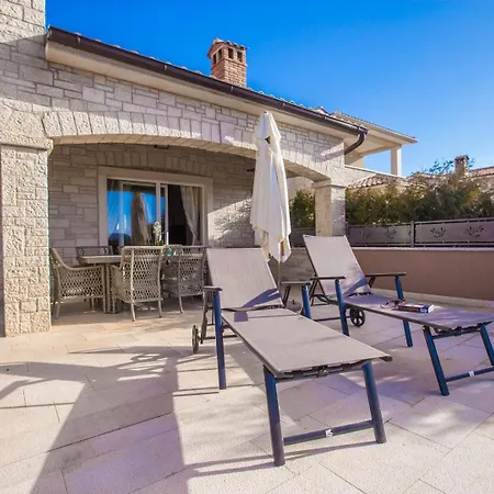 Beautiful Dominika With Private Pool Villa