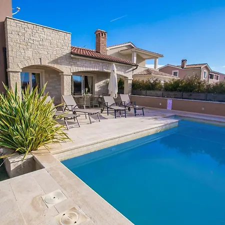 Beautiful Dominika With Private Pool Villa *