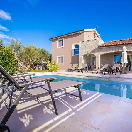 Beautiful Dominika With Private Pool Villa *