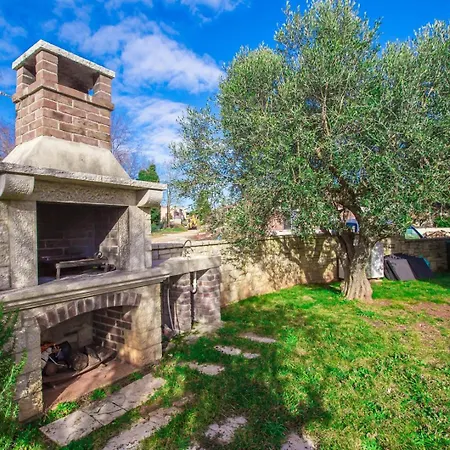 Villa Beautiful Dominika With Private Pool Kastelir